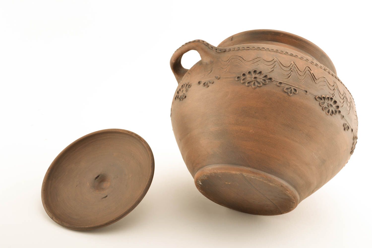 Ceramic pot with ornament photo 4