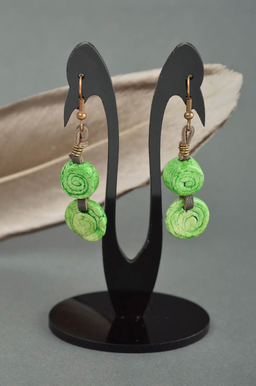 Boucles d'oreilles pendantes Bijou fait main original Accessoire femme vert photo 1