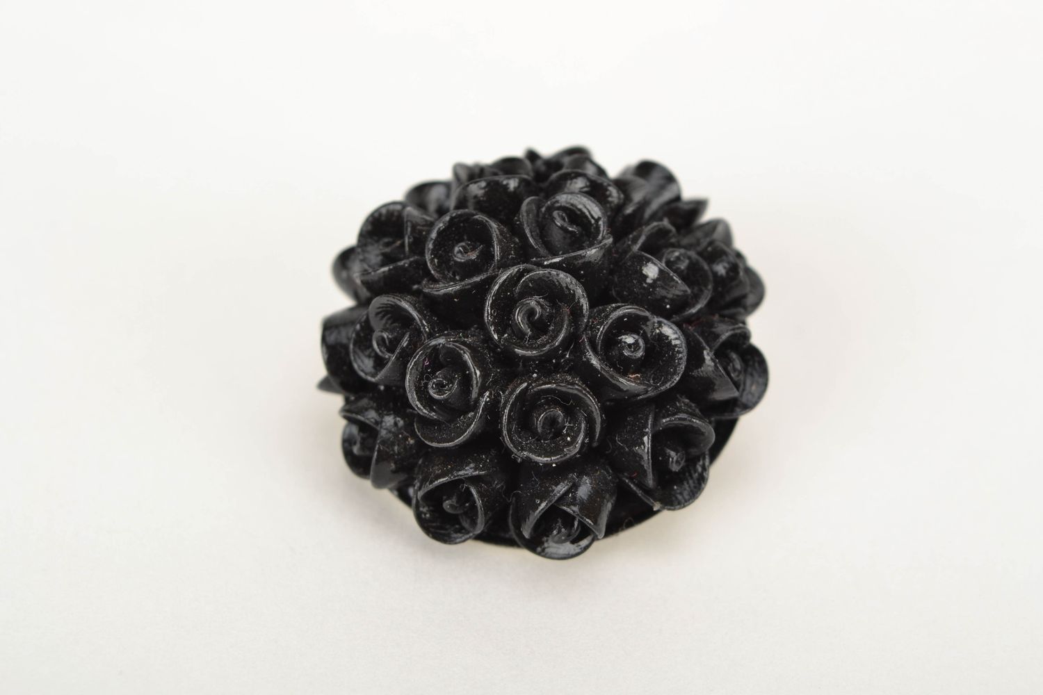Черная брошь из полимерной глины Розы фото 3