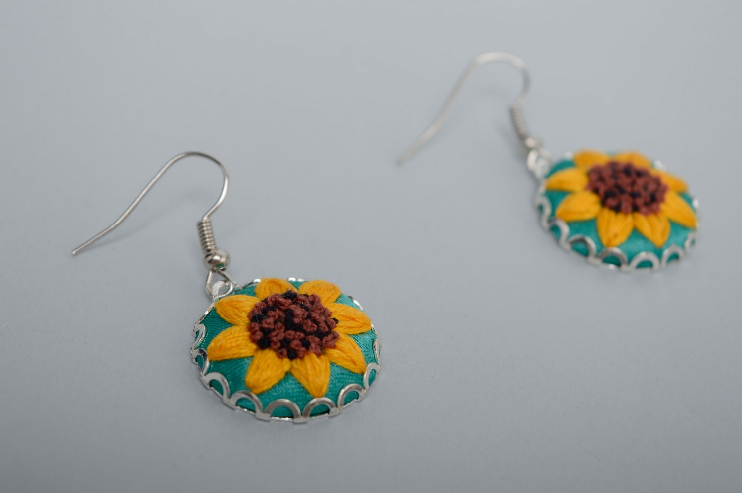 Rococo embroidered dangle earrings Sunflowers photo 3