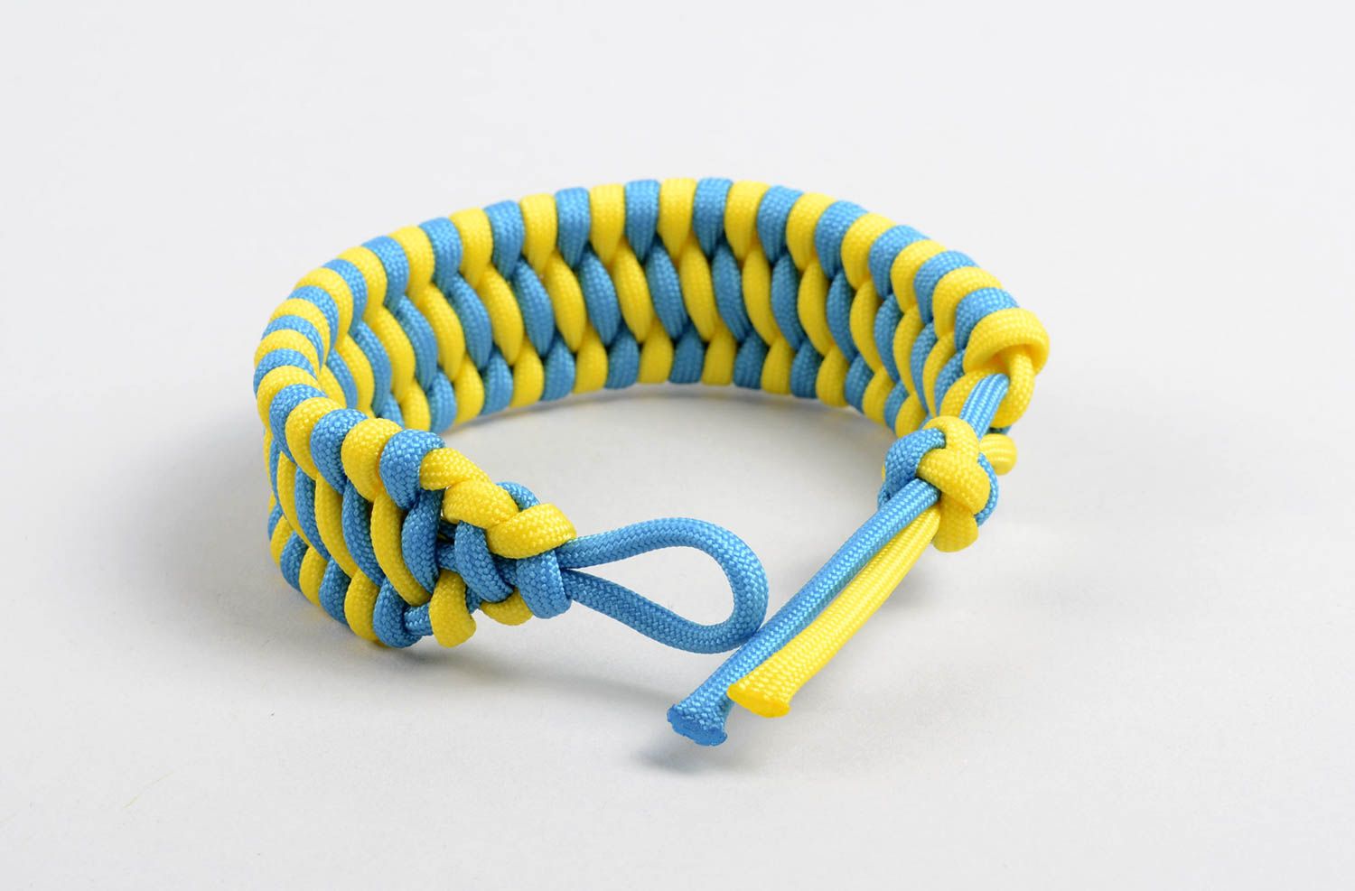 Stylish handmade wrist bracelet designs woven cord bracelet survival tips photo 3