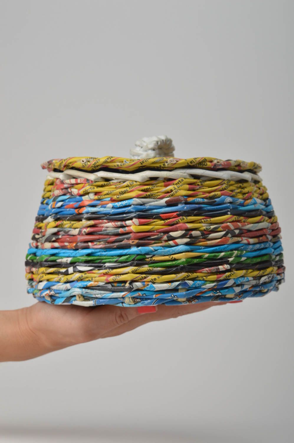 Декор интерьера ручной работы плетеная корзина подарочная корзина из газет фото 1