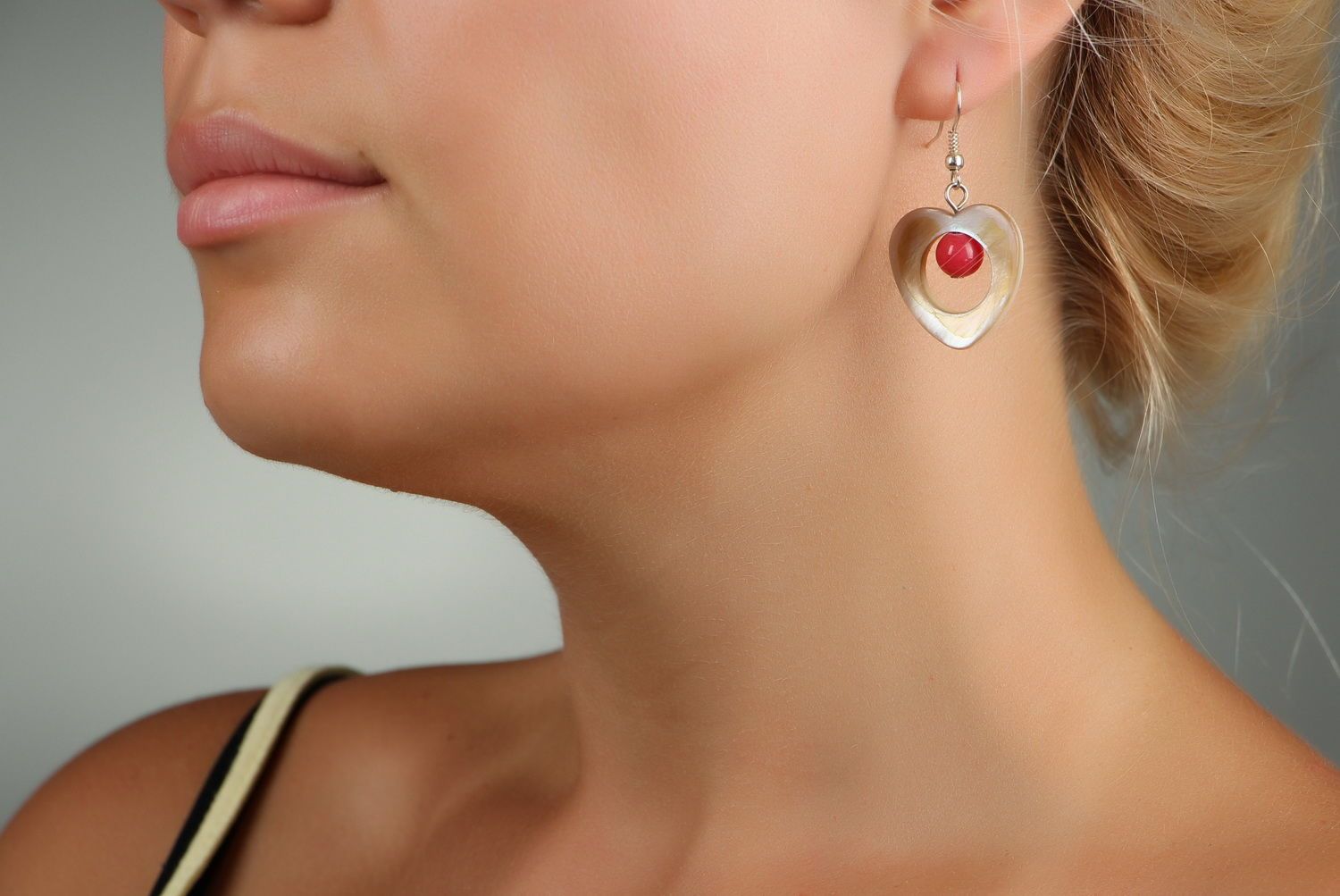 Earrings with pearl and coral photo 3