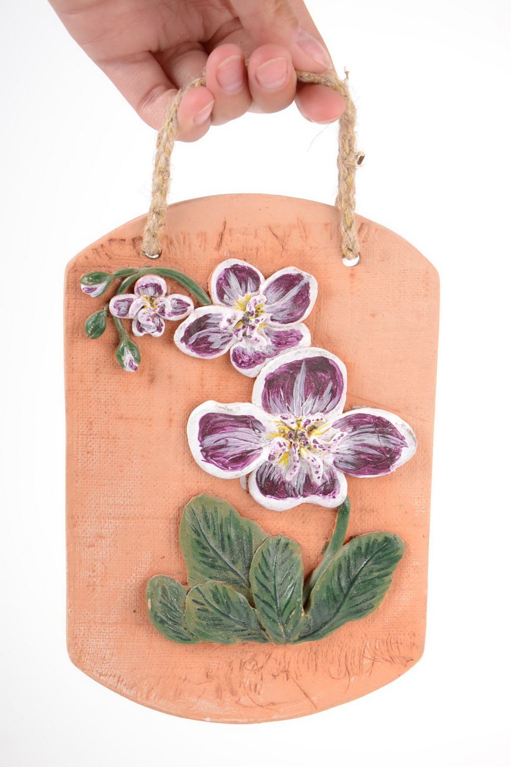 Décoration à suspendre avec fleurs lilas faite main en céramique peint photo 2
