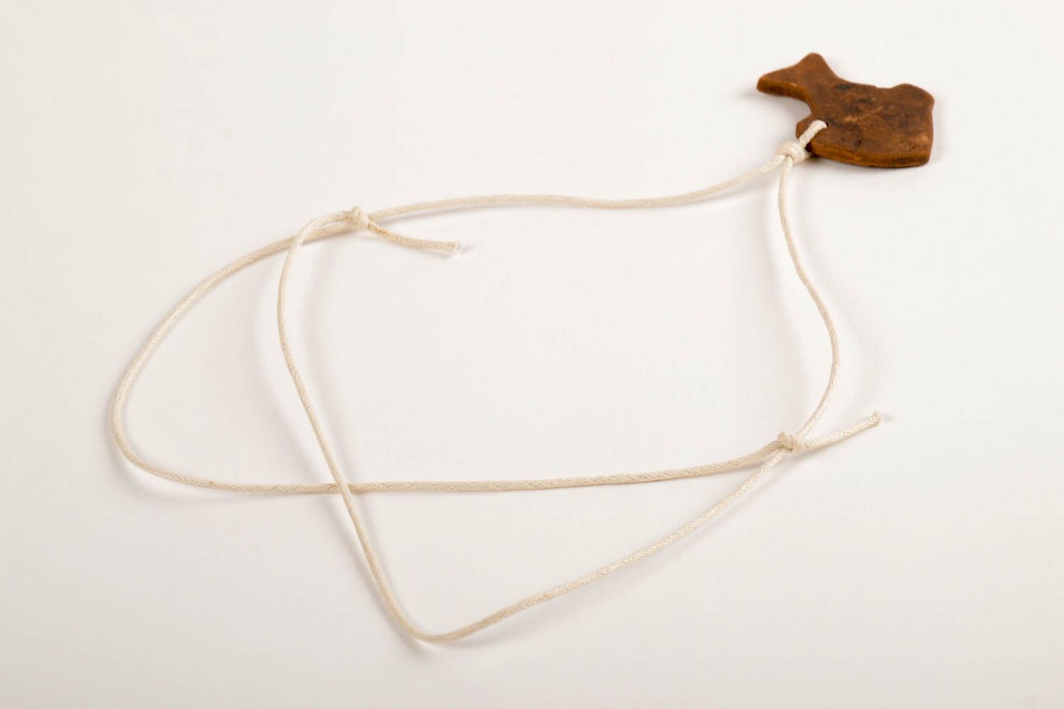 Кулон ручной работы керамическое украшение в виде рыбки украшение на шею фото 3