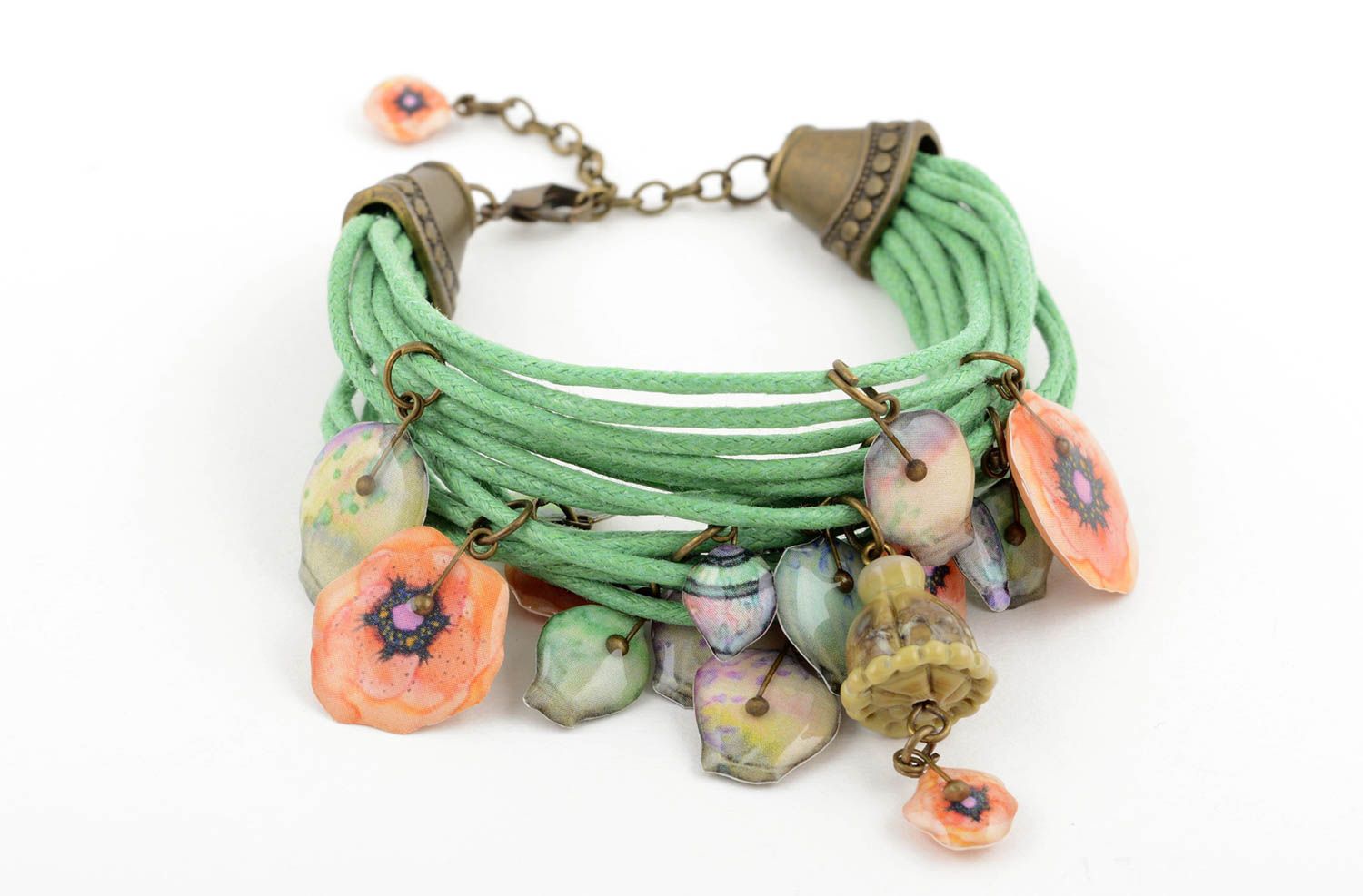 Bracelet tendance Bijou fait main vert en lacets avec breloques Cadeau femme photo 2