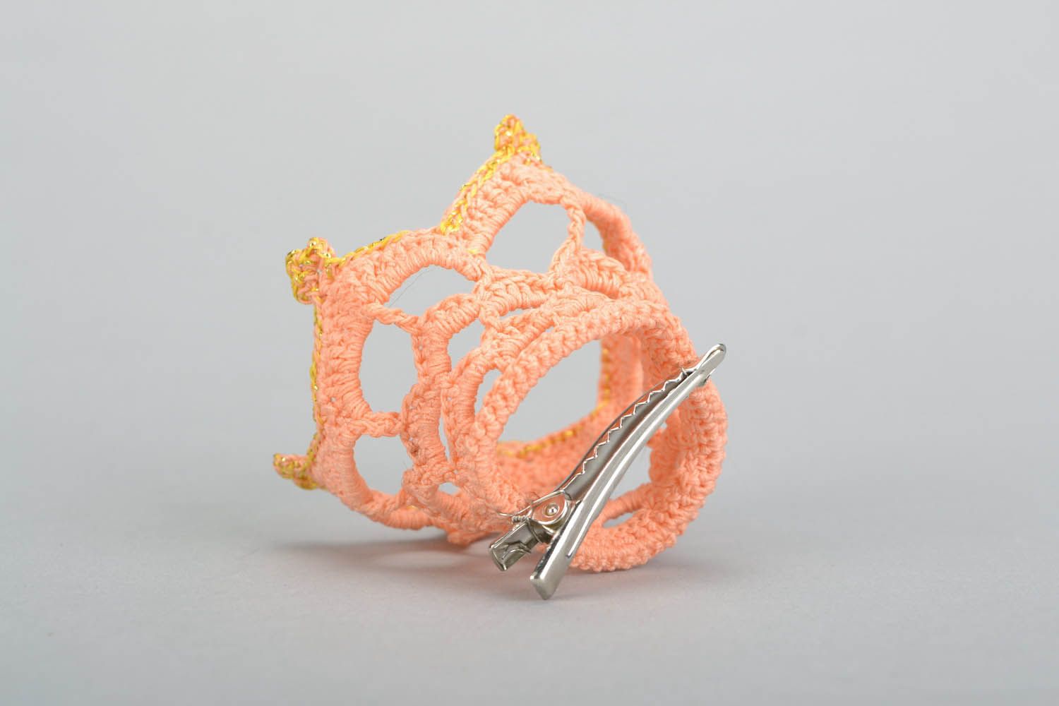 Crocheted hairpin in the shape of a crown photo 5
