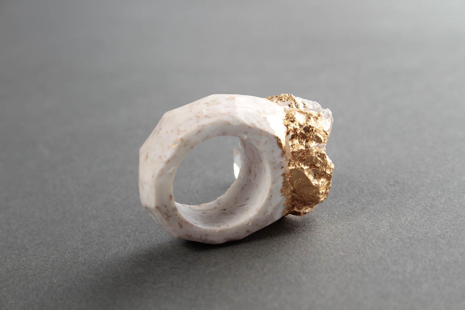 Кольцо ручной работы украшение из полимерной глины украшение кольцо белое фото 5