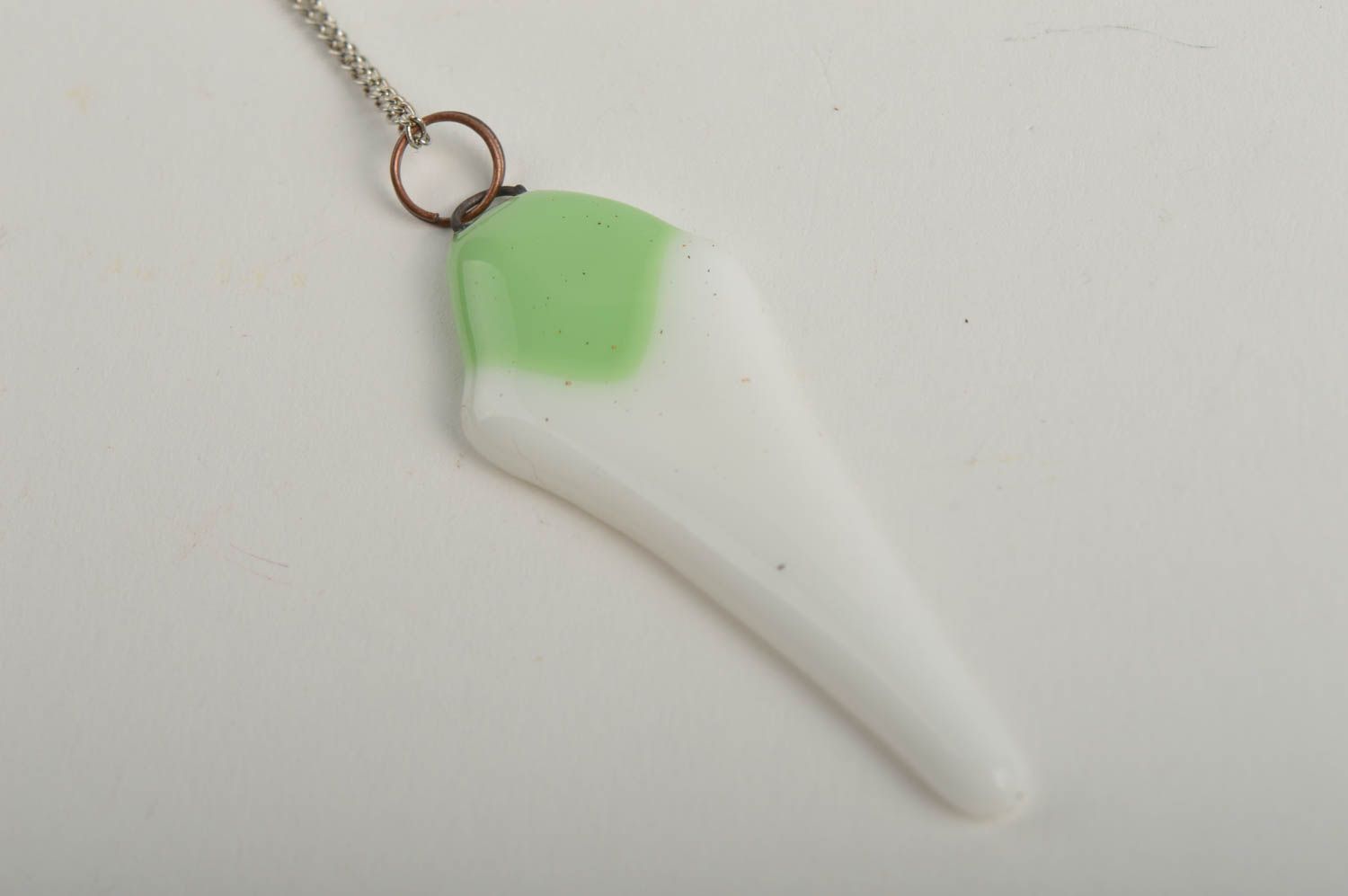 Pendentif verre blanc vert Bijou fait main Accessoire femme design de créateur photo 3