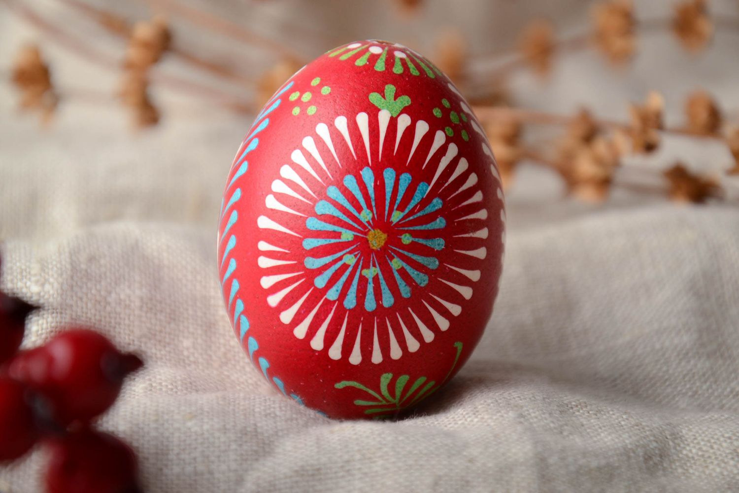 Easter egg painted using Lemkiv technique photo 1