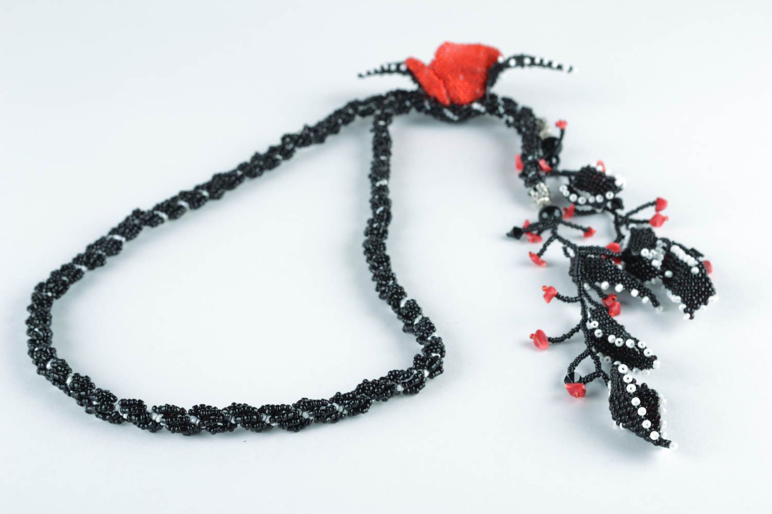 Beaded necklace and coral photo 1