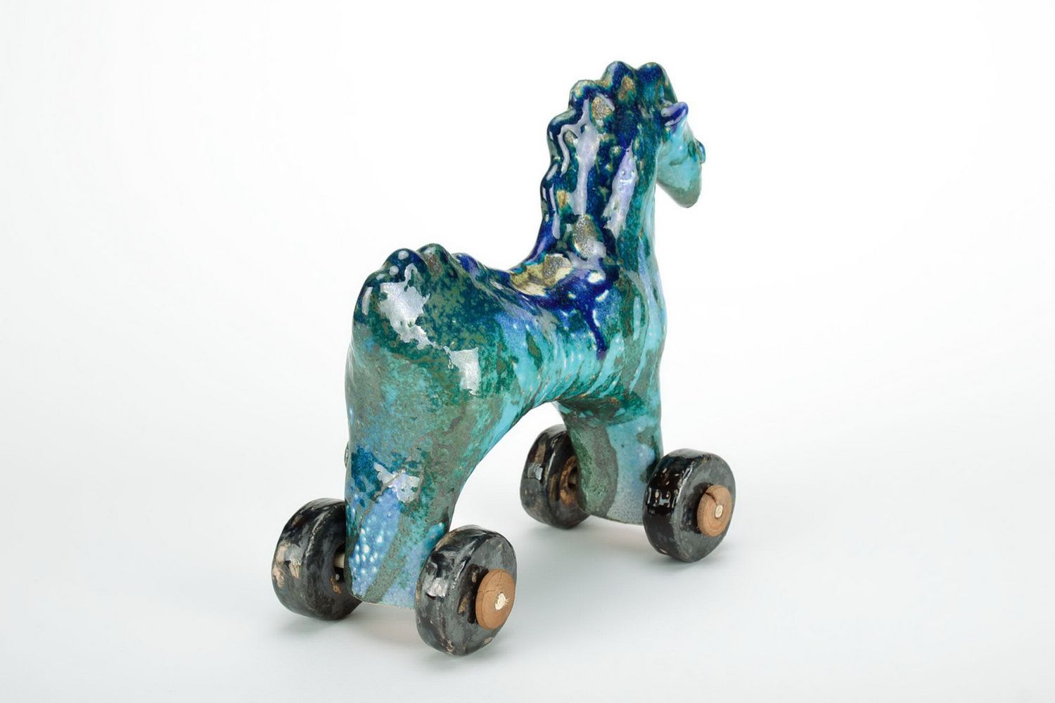 Pferd Figurine aus Keramik  foto 2