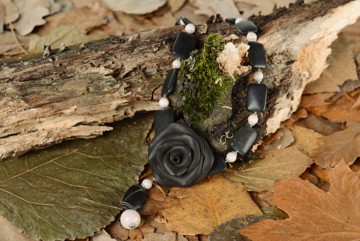 Necklace with natural stones Rose photo 1
