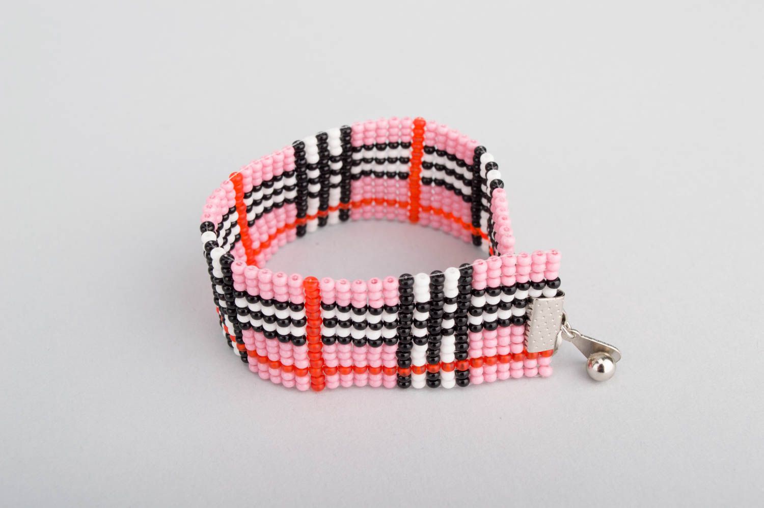 Beaded pink and black color line bracelet for girls  photo 5