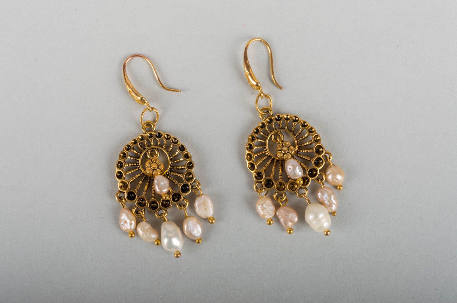 Beautiful designer elegant tender handmade earrings made of pearls and brass photo 2