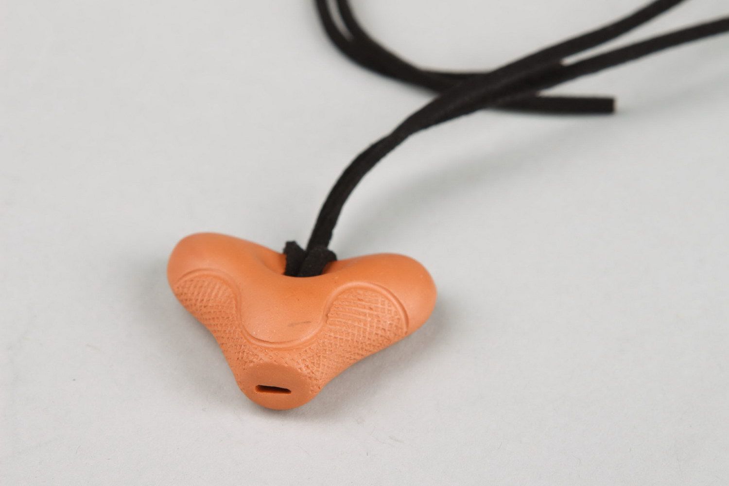Heart-shaped ceramic tin whistle pendant photo 3