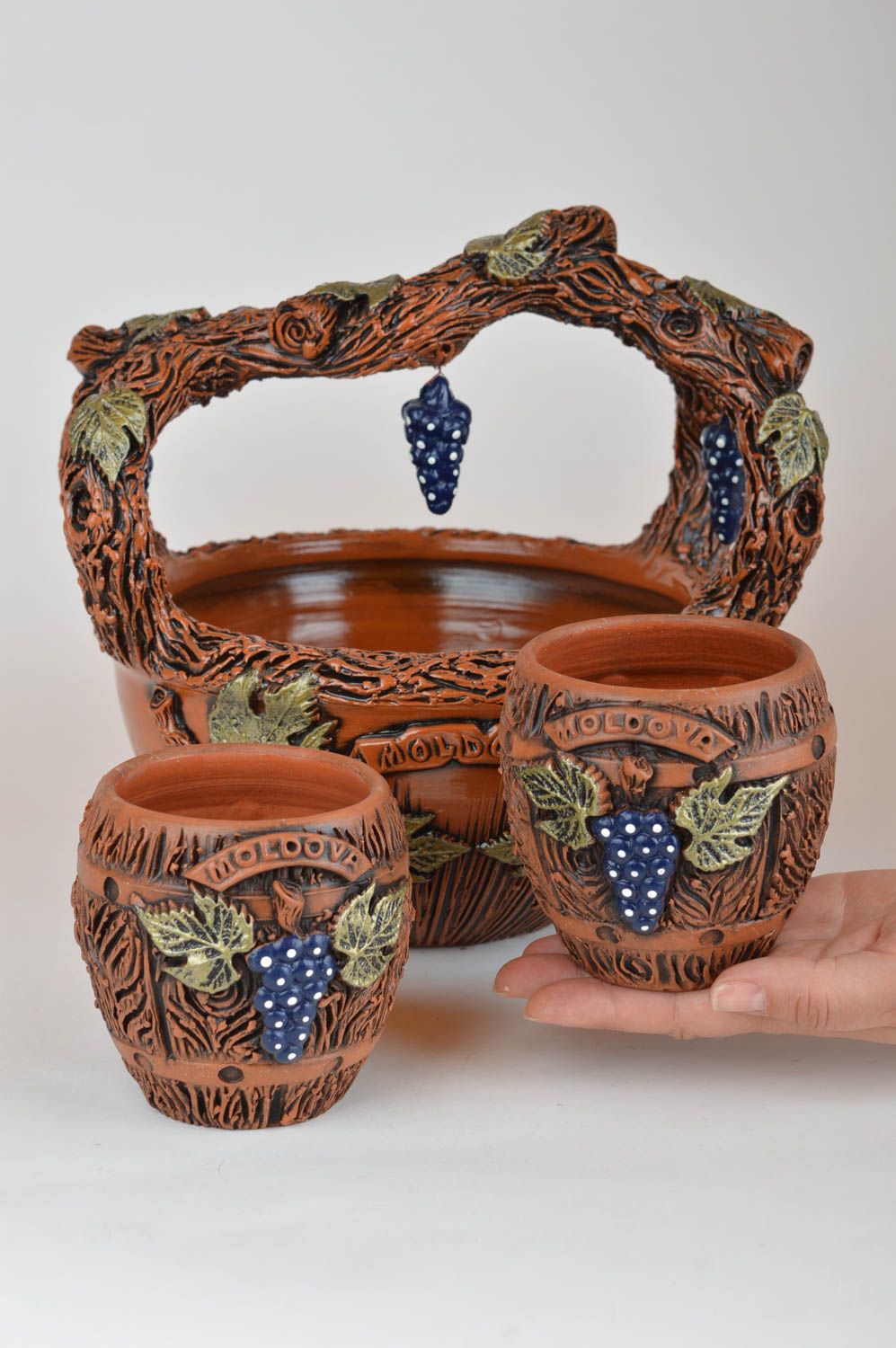 Juego de vajilla cerámica artesanal frutera de 2 l y dos vasos de arcilla foto 3