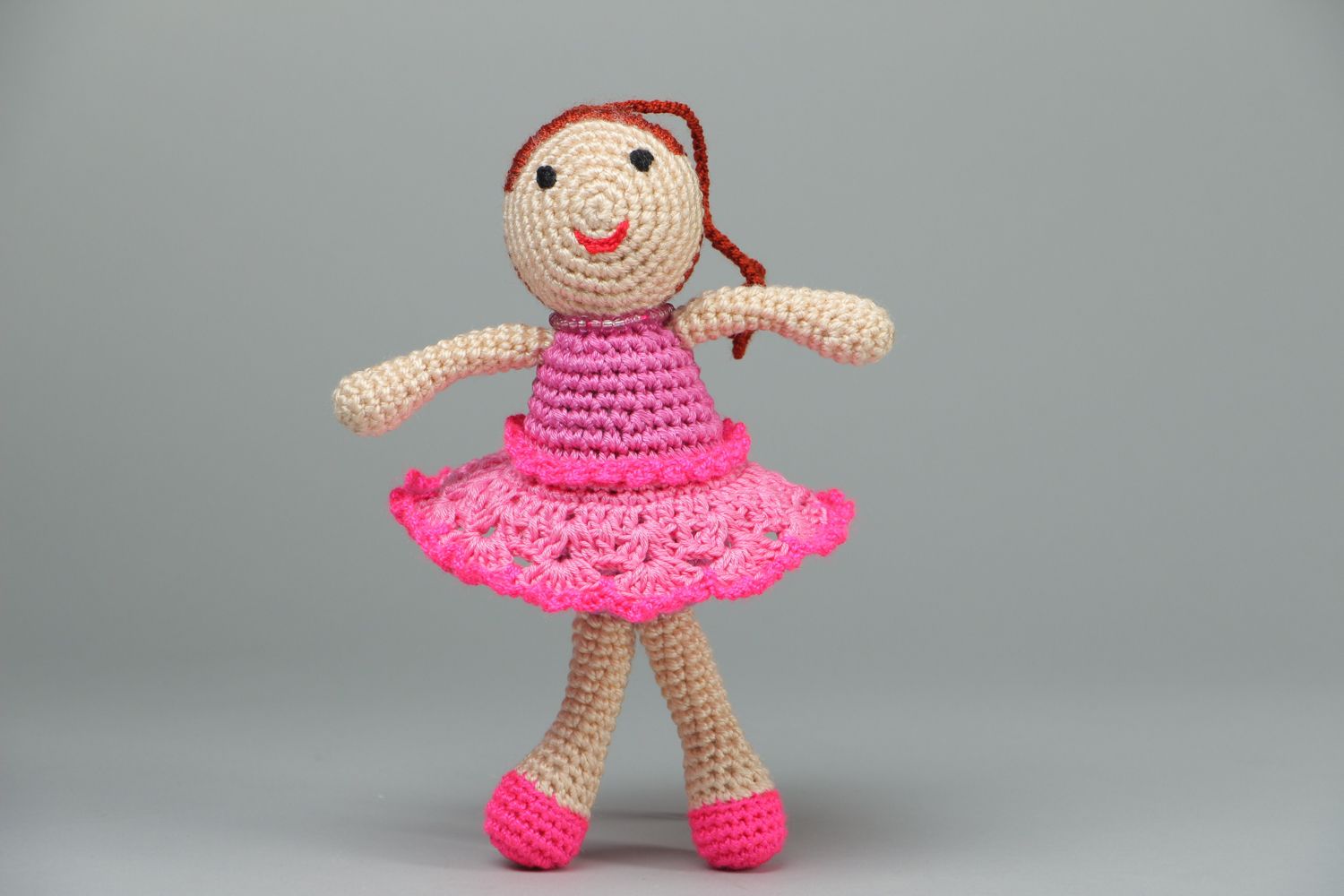 Giocattolo a maglia fatto a mano pupazzo morbido da bambini a uncinetto ragazza foto 1