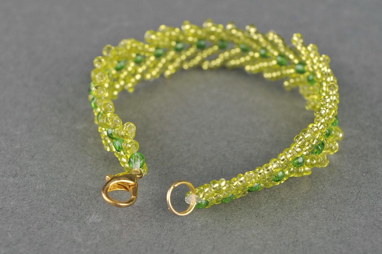 Handgemachtes grünes Armband aus Glasperlen Petersburger Kette foto 2