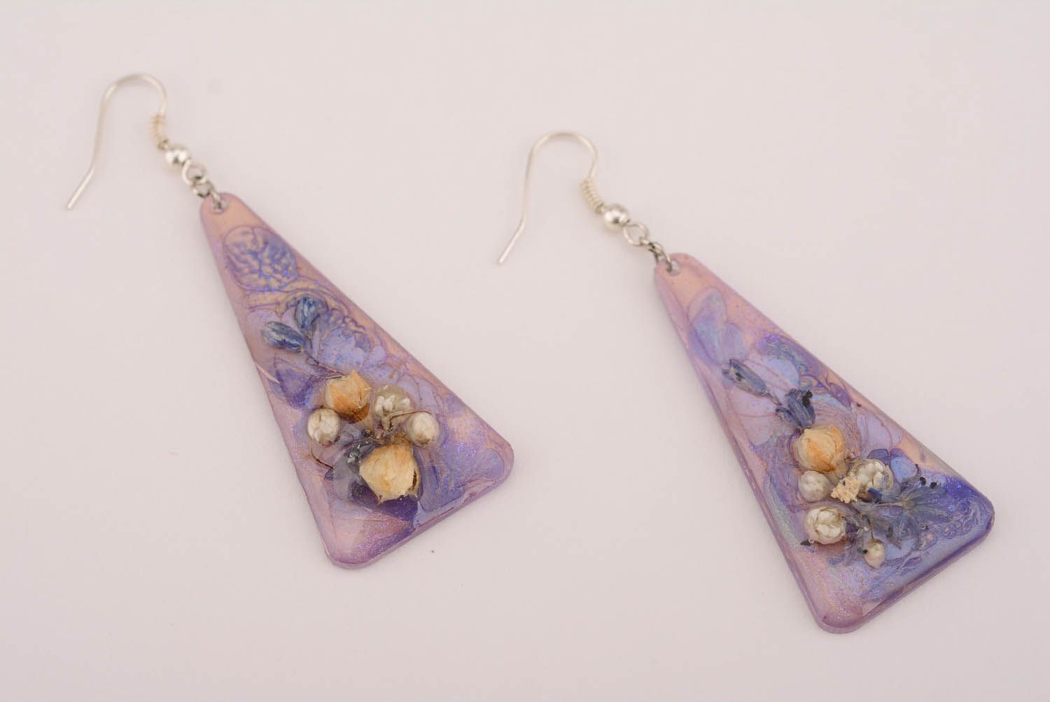 Earrings made of epoxy resin Lilac pyramid photo 5