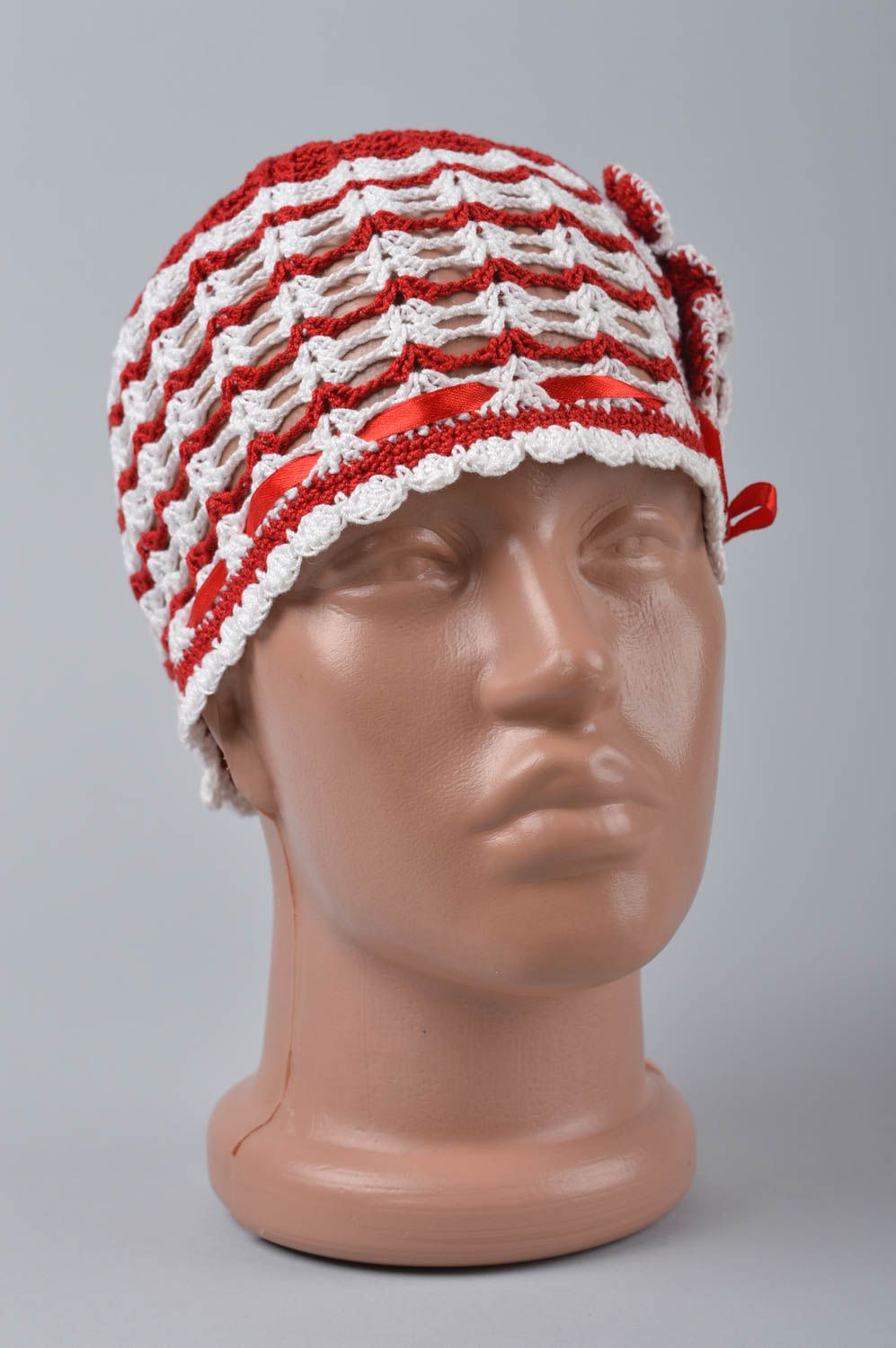 Bonnet tricot fait main Chapeau au crochet Vêtement enfant en coton rouge blanc photo 1