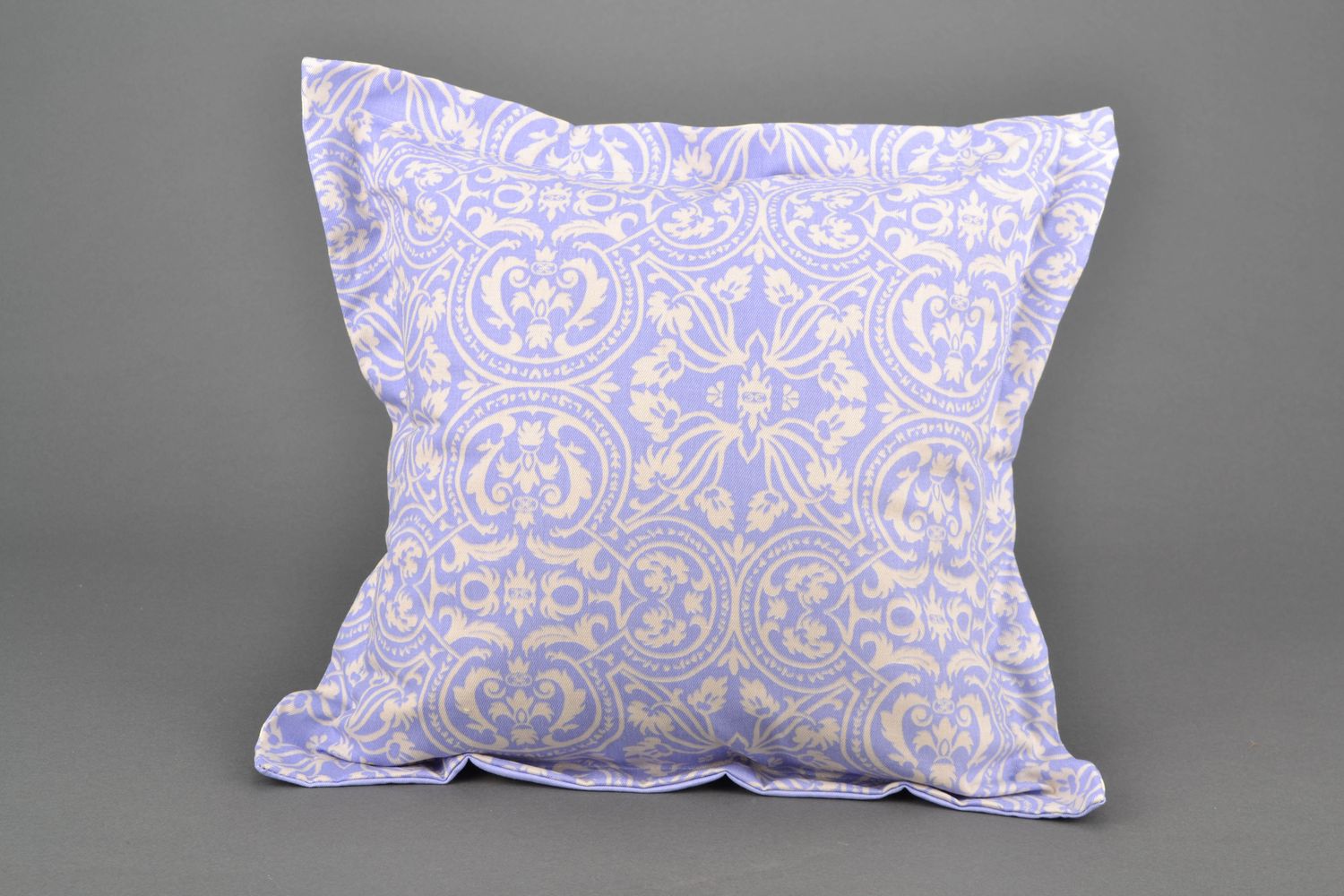 Purple 16,54 inches throw pillow for living room 0,78 lb photo 2