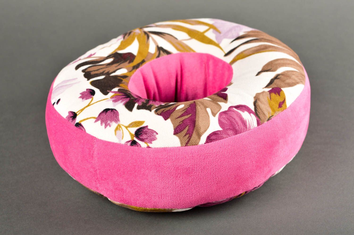 Декоративная подушка ручной работы подушка-буква О красивая подушка розовая фото 2