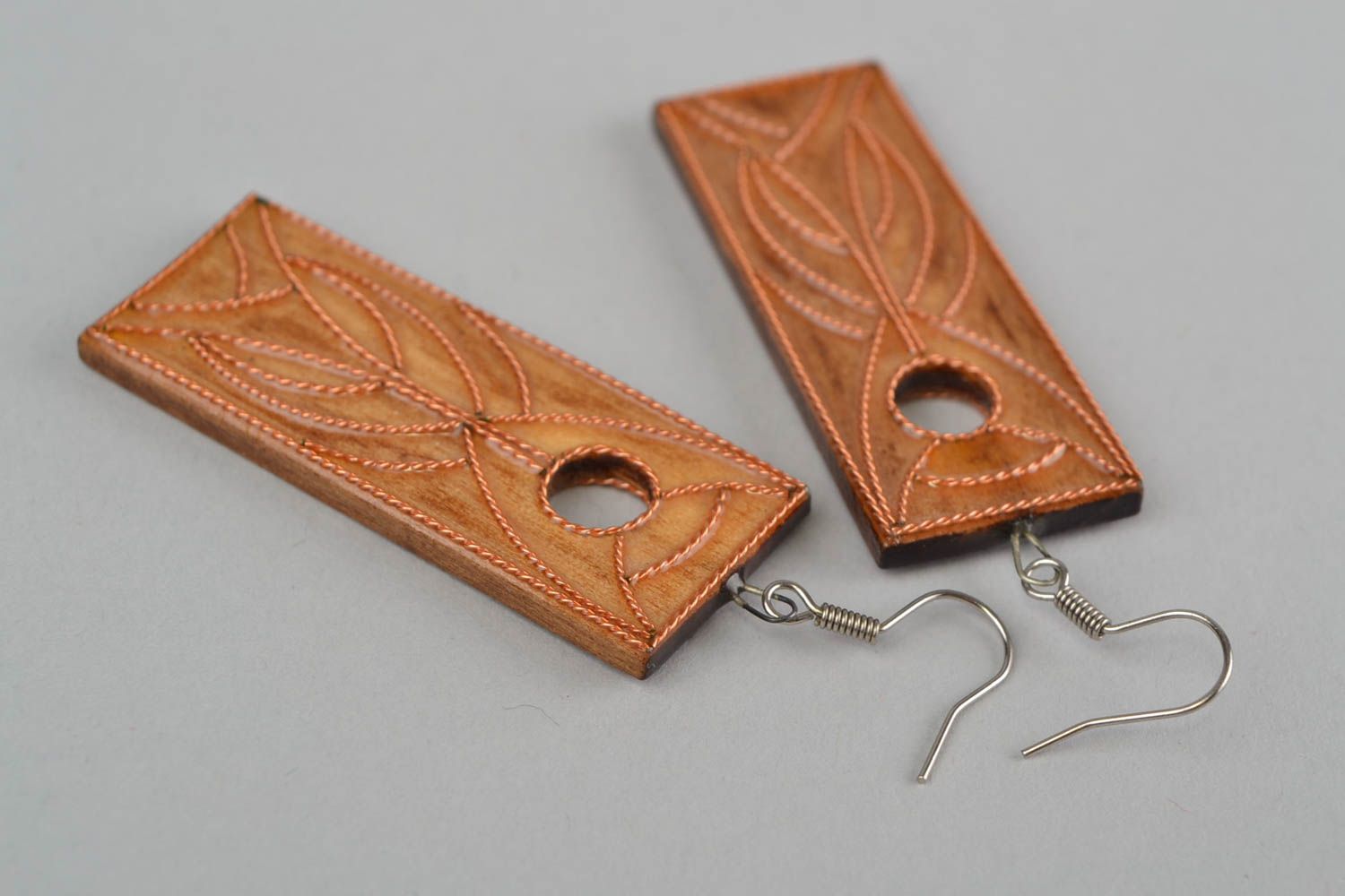 Handmade lange Ohrringe Damen Schmuck Geschenk für Frauen rechteckig Erlenholz foto 4