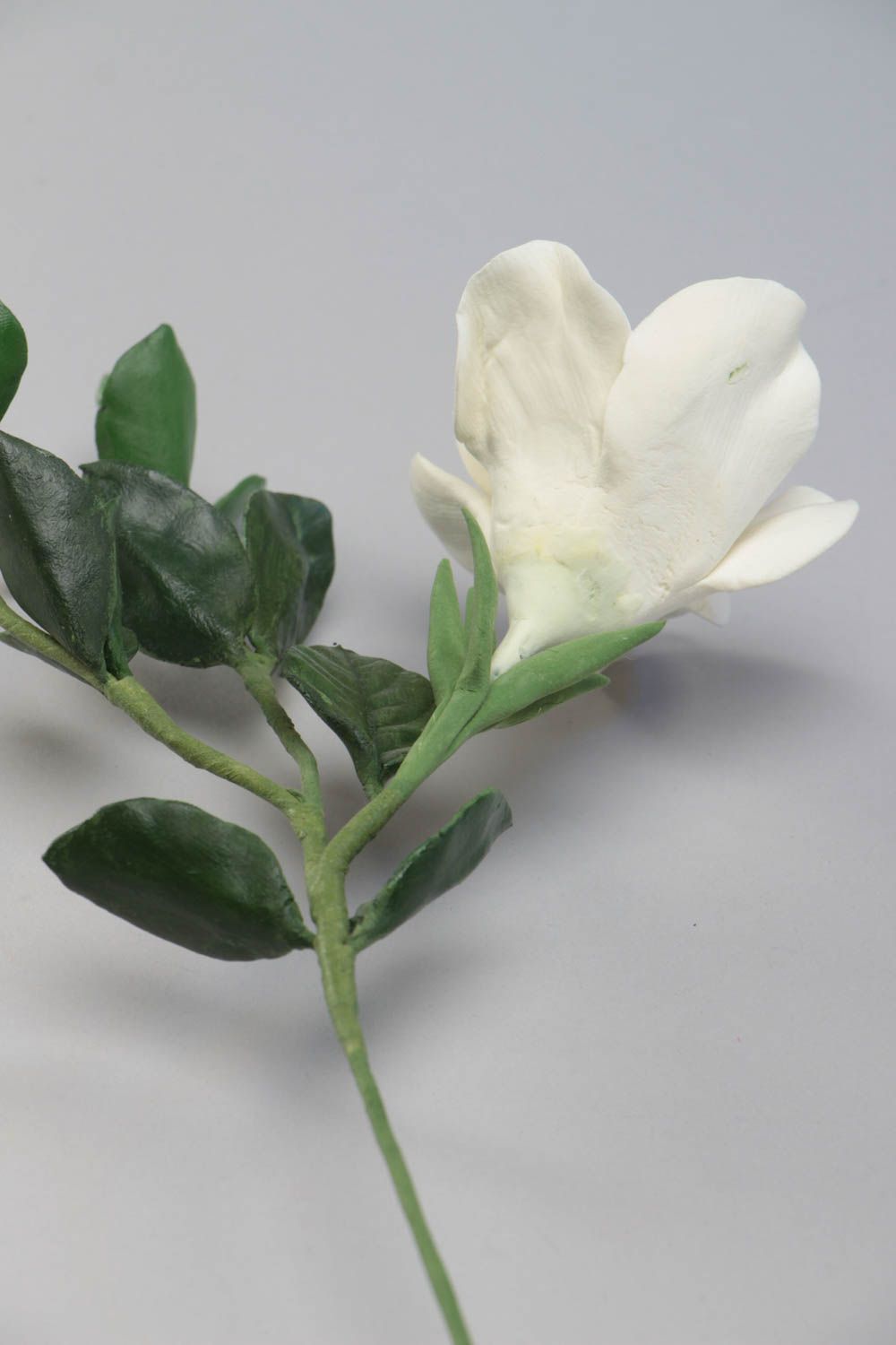 Цветок из японской полимерной глины ручной работы белая гардения для дома фото 4