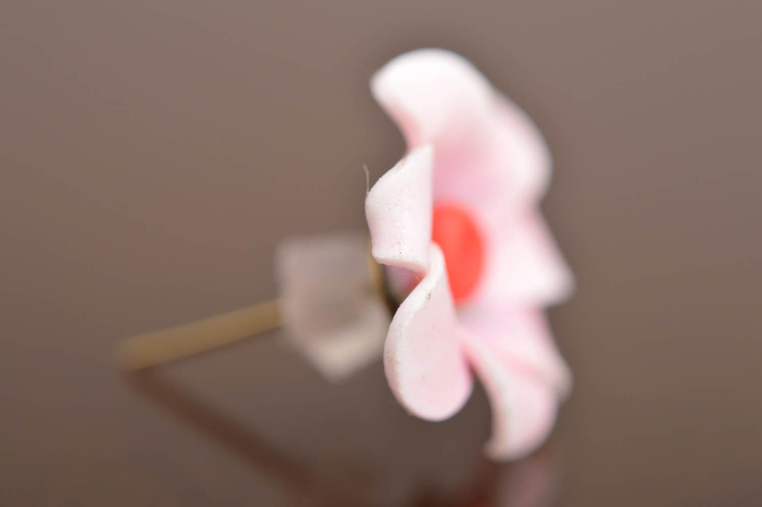 Розовые серьги из полимерной глины ручной работы оригинальные в виде цветов фото 5