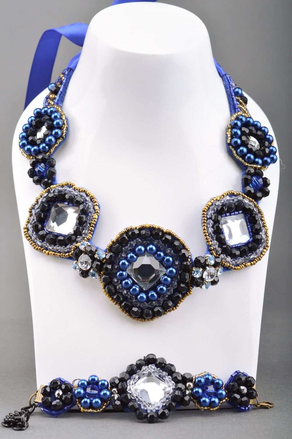 Parure de bijoux bleus faite main collier et bracelet en perles fantaisie photo 1