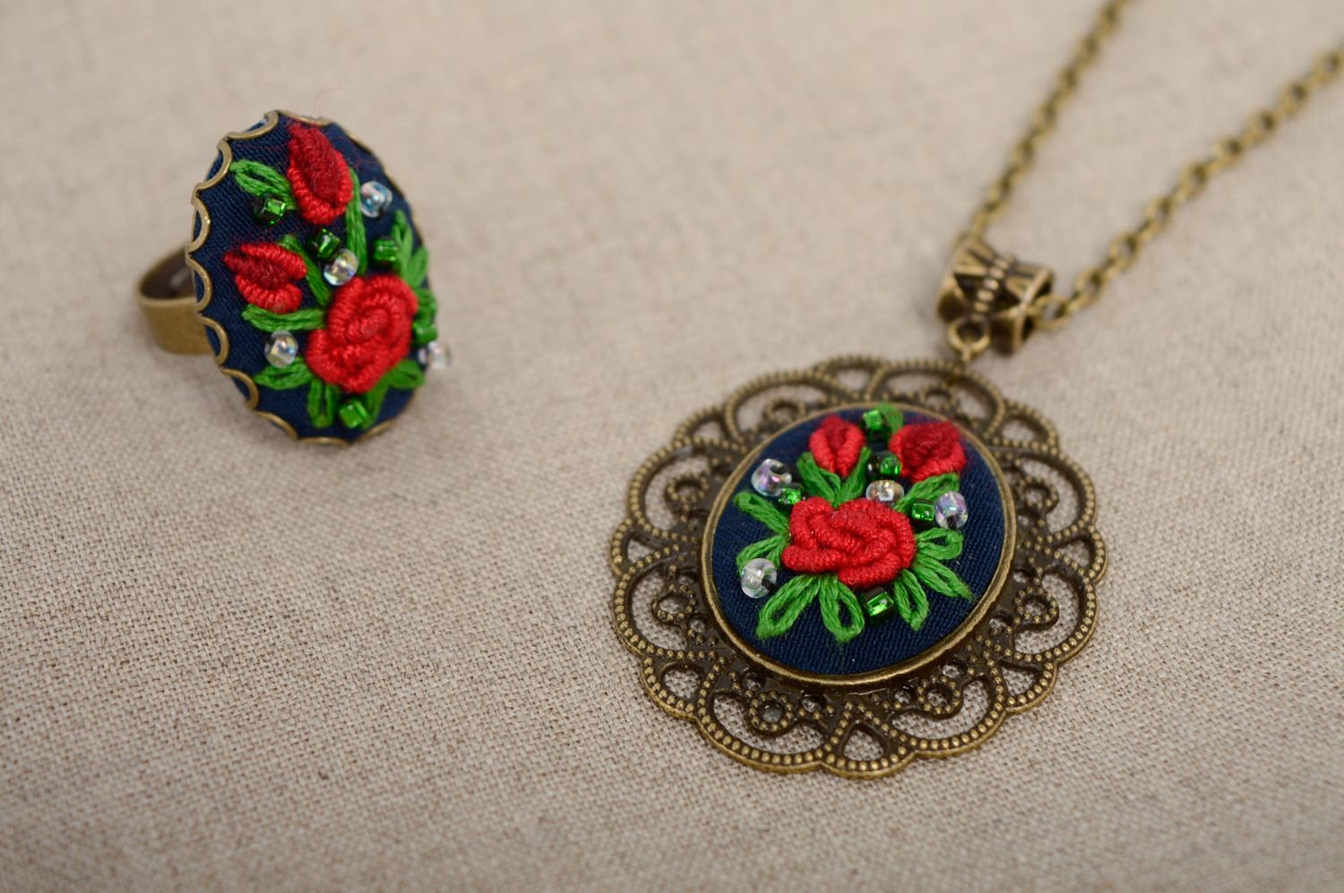 Vintage embroidered ring and pendant photo 1