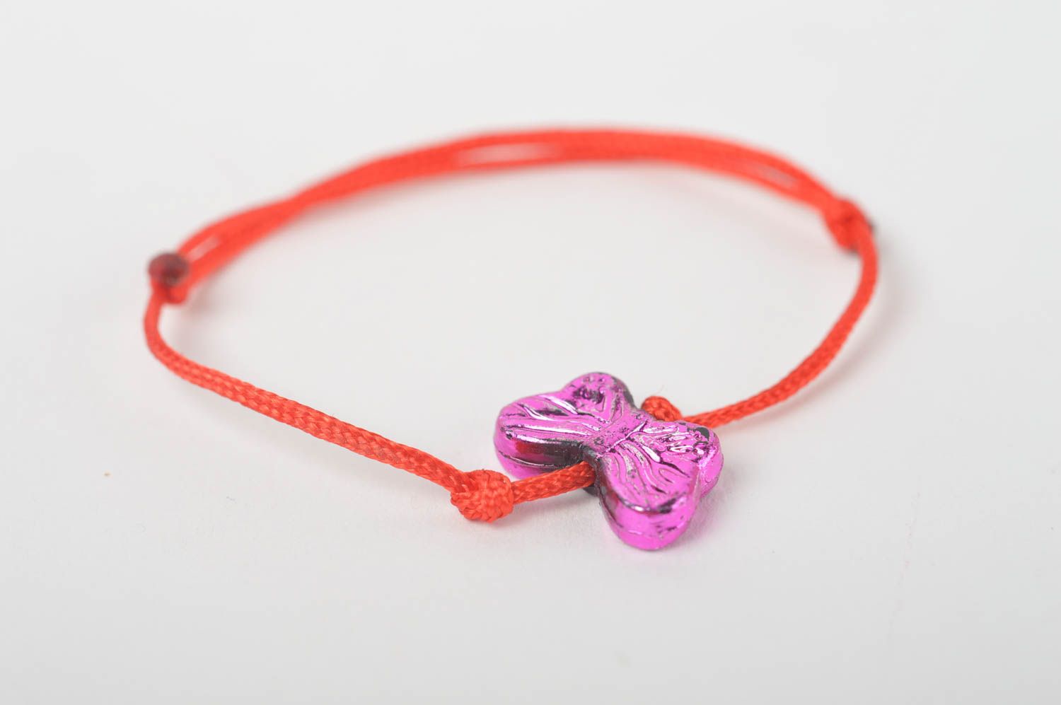 Bracelet cordon ciré Bijou fait main rouge avec papillon rose Cadeau enfant photo 2
