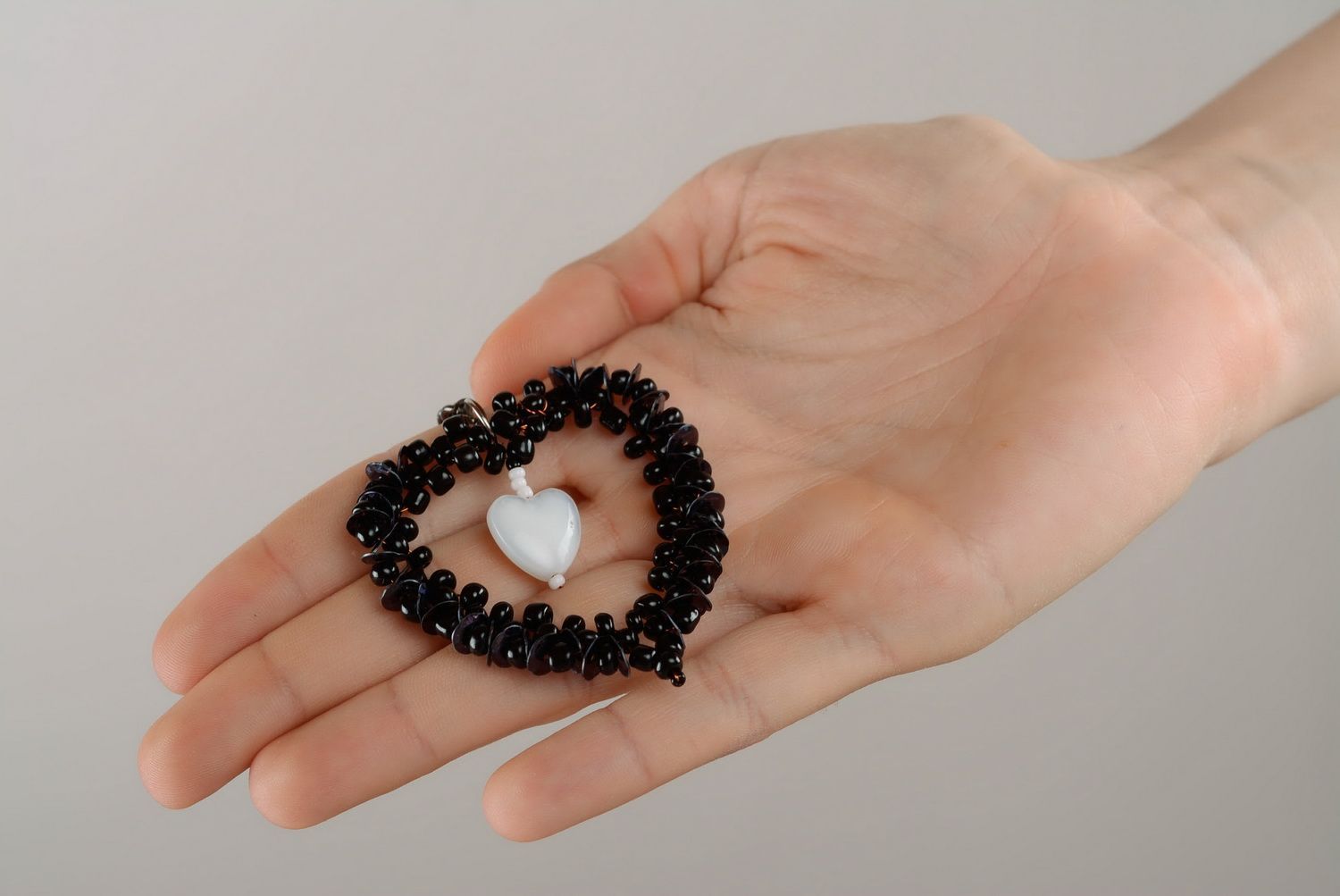 Breloque pendentif noire en forme de cœur photo 2
