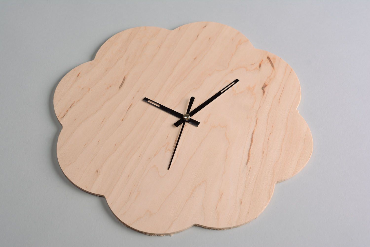 Forme en bois fleur Horloge à décorer photo 1