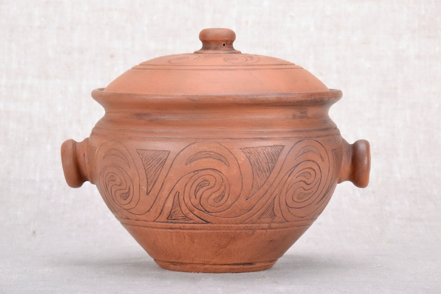 Pot en argile avec couvercle artisanal photo 3