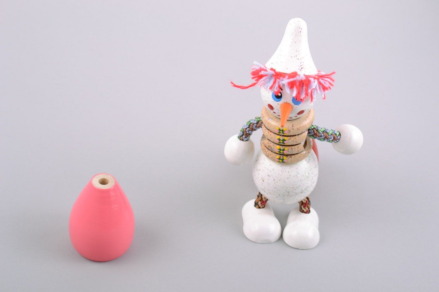 Деревянная игрушка снеговик с росписью ручной работы детская оригинальная фото 1