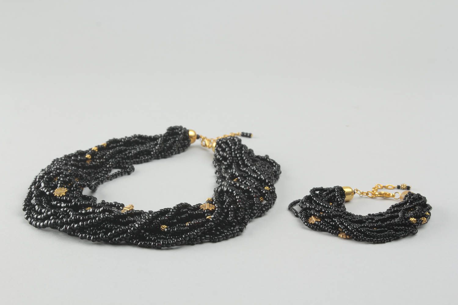 Parure de bijoux en perles de rocaille chinoises: collier et bracelet  photo 1