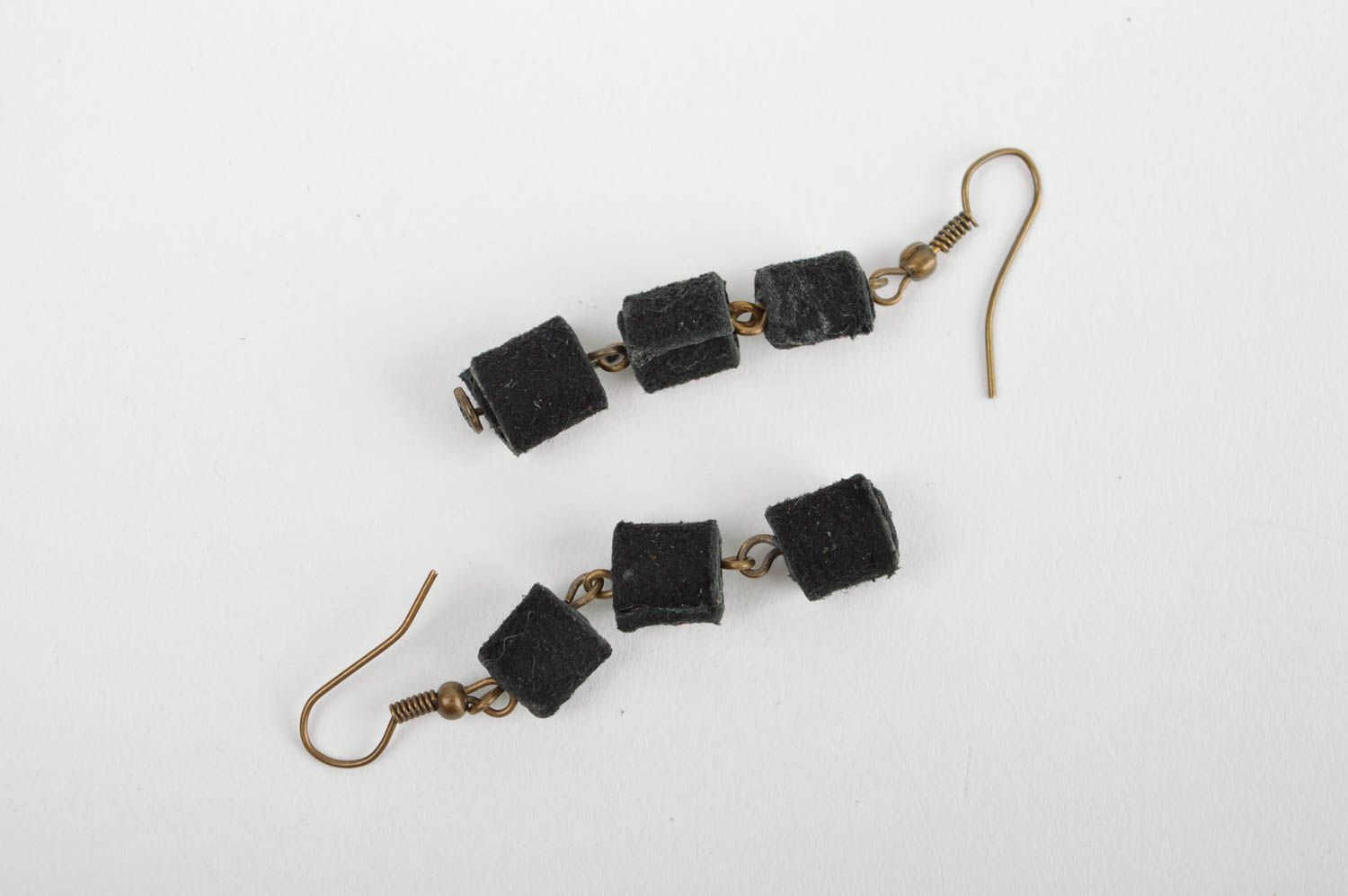 Handmade leather jewelry unusual stylish accessory elegant dangling earrings photo 5