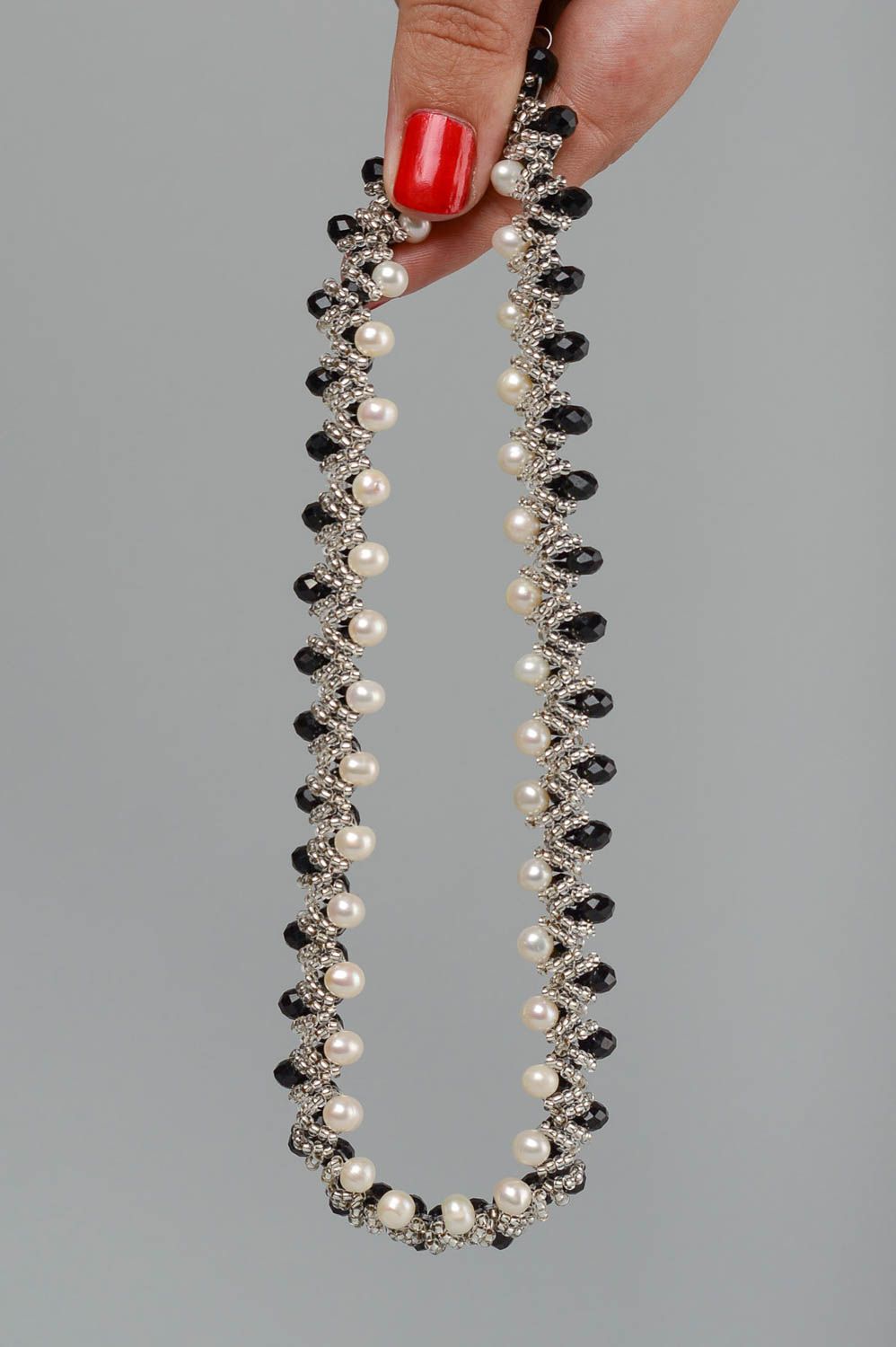 Колье из бисера украшение ручной работы ожерелье из бисера тонкое с бусинами фото 5