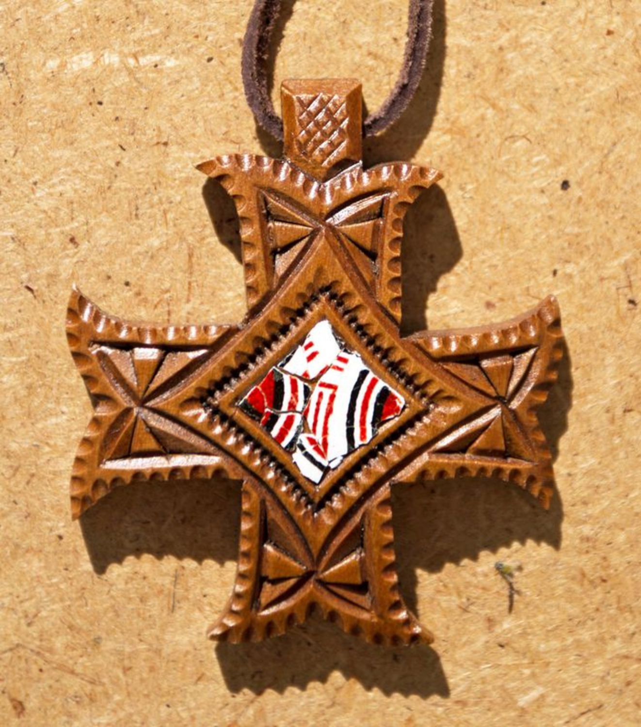 Le pendentif croix fait main photo 1