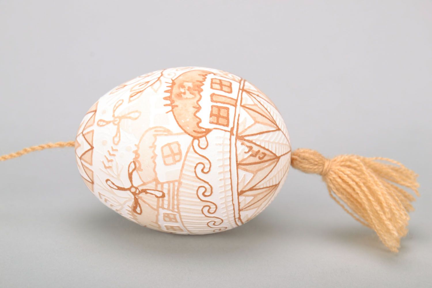 Œuf de Pâques décoratif fait main avec lacet photo 3
