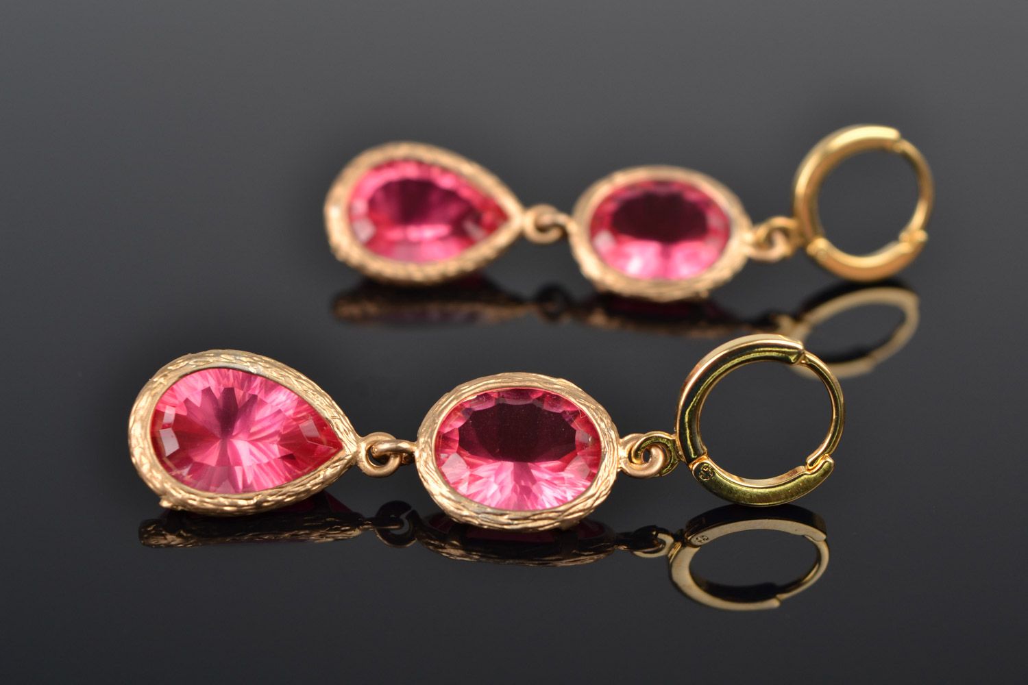 Handmade elegant long earrings with pink glass beads photo 1