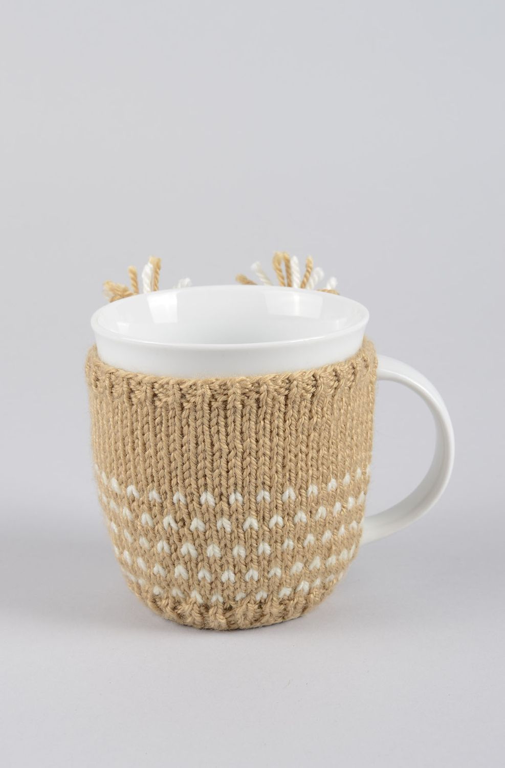 Чайная чашка ручной работы кружка в вязаном чехле с совушкой глиняная чашка фото 2