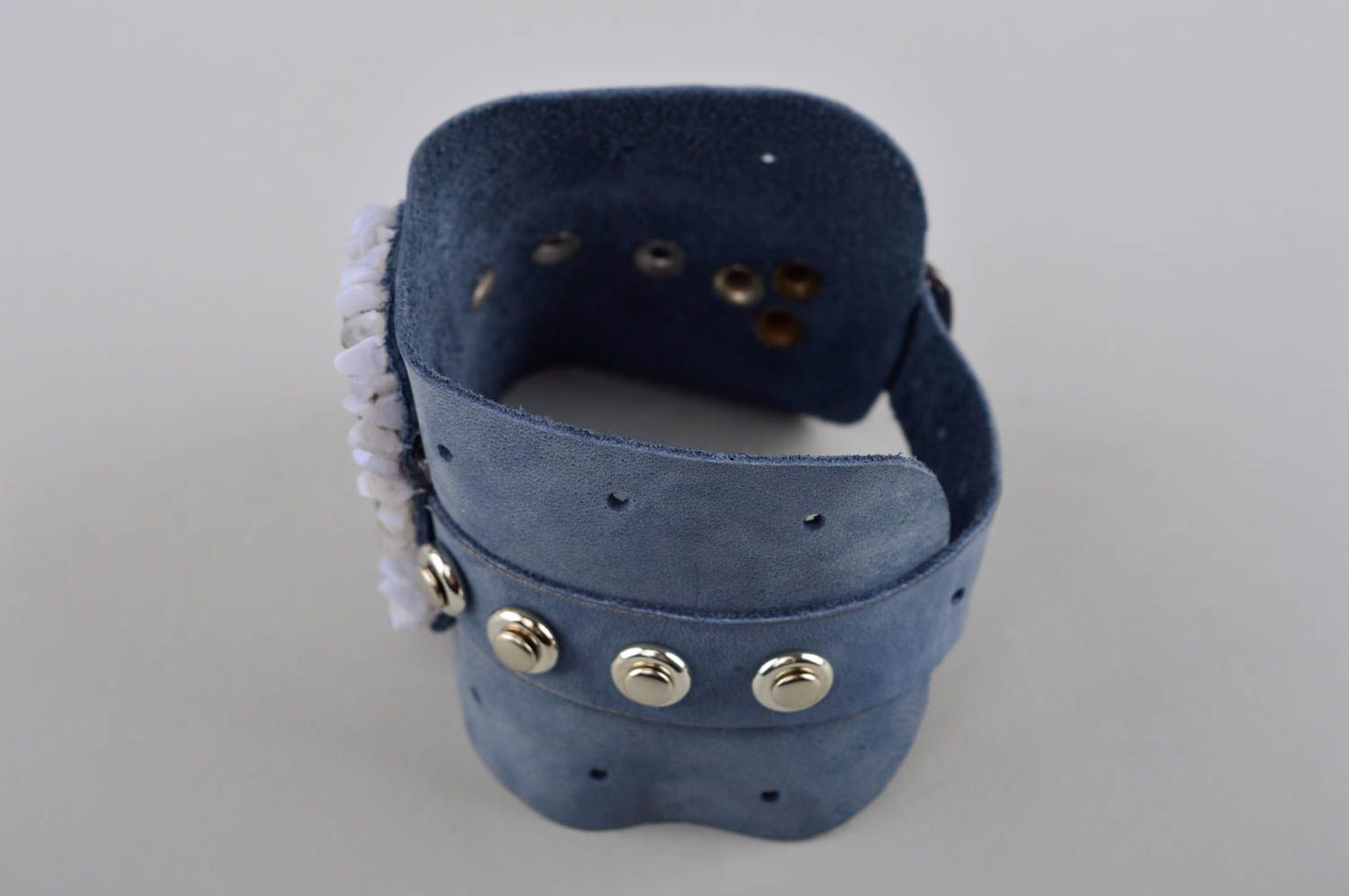 Bracelet cuir bleu Bijou fait main large design de créateur Accessoire femme photo 3