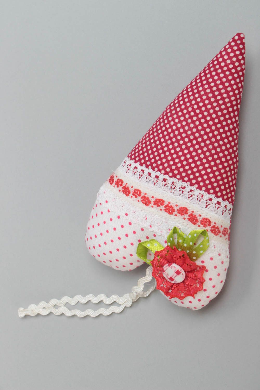 Suspension décorative coeur en coton blanc et rouge à pois faite main romantique photo 2