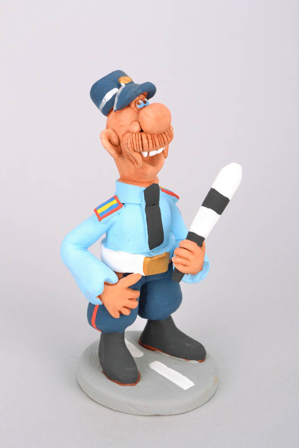 Keramik-Figur Verkehrspolizist foto 3