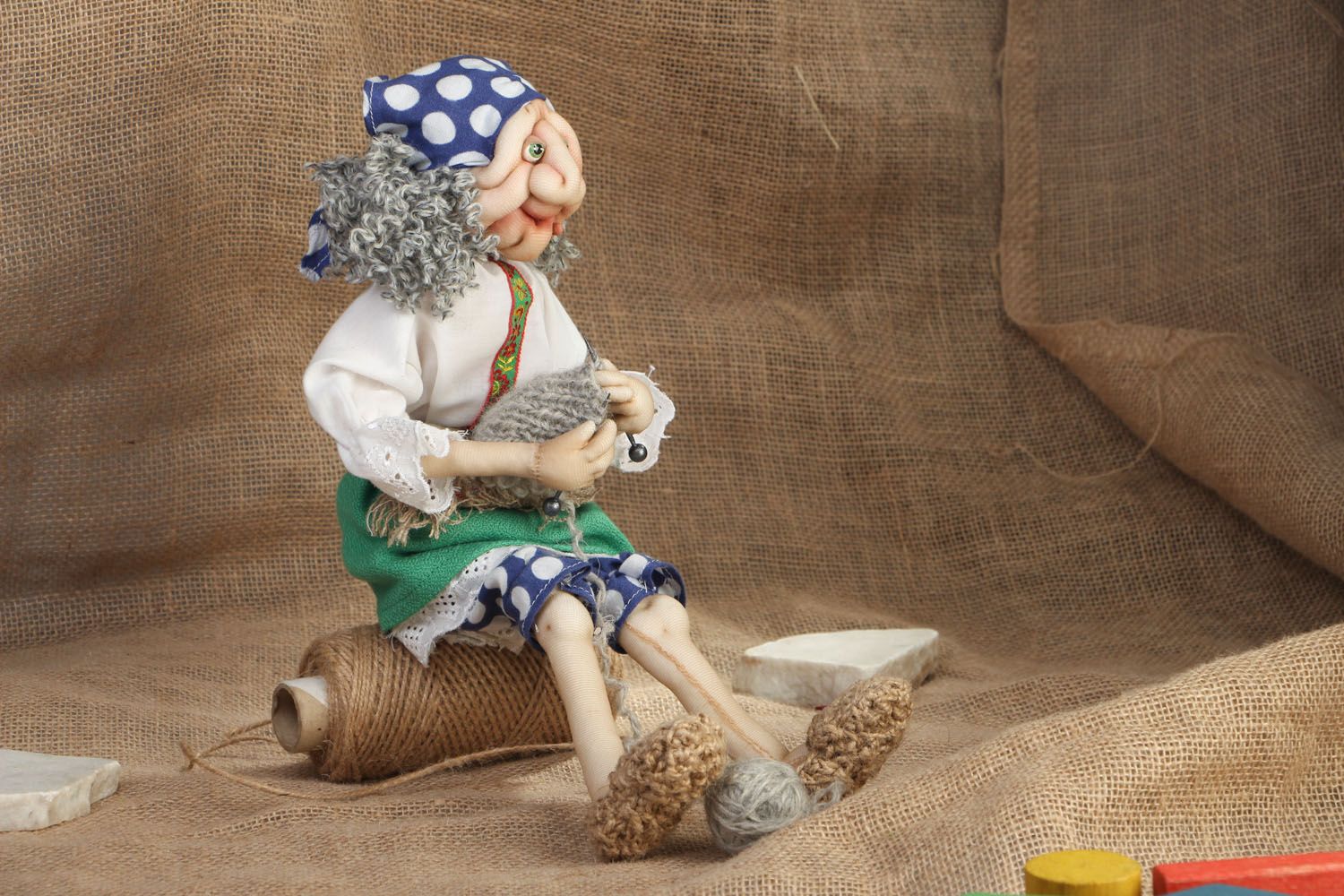 Чулочная кукла Бабка-ежка рукодельница фото 5