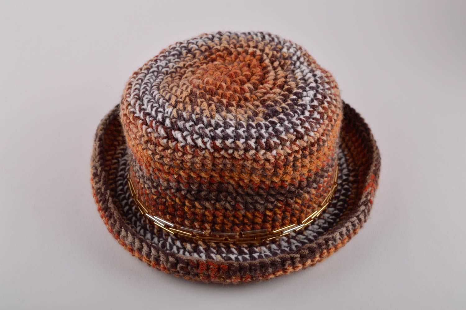 Handmade gehäkelter Hut Damen Accessoire ausgefallener Hut für Winter stilvoll foto 5
