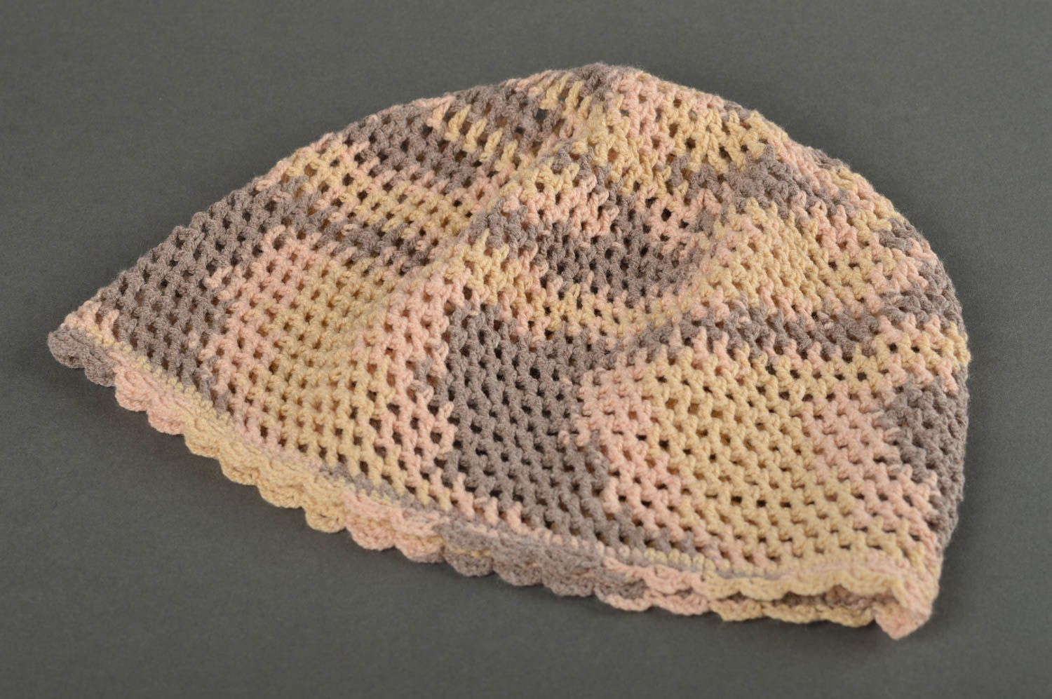 Bonnet tricot fait main Chapeau au crochet design léger kaki Vêtement enfant photo 3